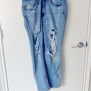 Judy Blue Distressed boyfriend w/ paint splatter 14